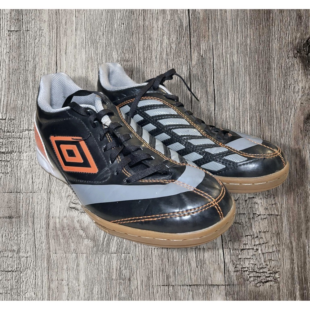 Umbro Women's Dynamis Turf Soccer Shoes Black Lace Up Low Top Sneakers 6